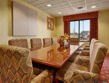 Wingate By Wyndham Hotel